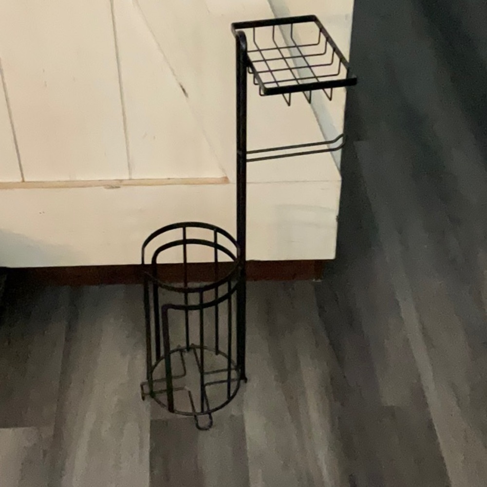 Black Metal Toilet Paper Holder with Phone Stand